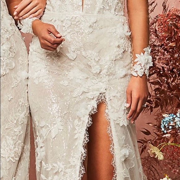 Galina Signature Wedding Gown - Picture 6 of 11